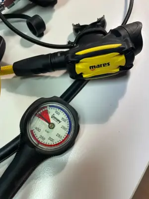 Mares Atemregler MR22T mit 2. Stufe Abyss und SXS Octopus