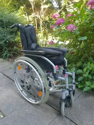 Rollstuhl B+B (bis 125kg) Bild 3
