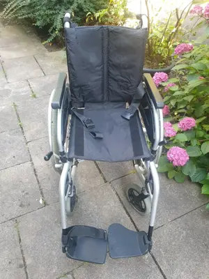 Rollstuhl B+B (bis 125kg) Bild 4