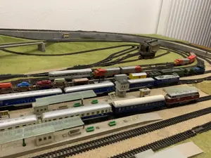 Lokomotiven und Waggons Spur N Firma Arnold Rapido ab 5,- Euro zu verkaufen Bild 2