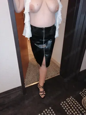 Heißes Date in Lack oder Latex im Hotel 7,8, KL