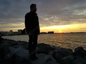 Du bist eine Frau, jung oder älter, ab 21 mit perversen Neigungen und möchtest diese ausleben!