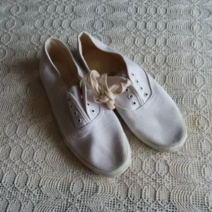 Damen - Vintage - Stoff-Freizeitschuhe, Stoff-Turnschuhe, Gr. 37, weiß, nicht getragen