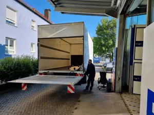 Umzug - Sperrmüll abholen. Möbeln Montage, Reinigung, Streichen.  Bild 4