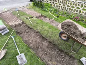 Umzug - Sperrmüll abholen. Möbeln Montage, Reinigung, Streichen.  Bild 5