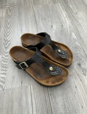 Schwitzige Birkenstocks, für deine Nase gemacht