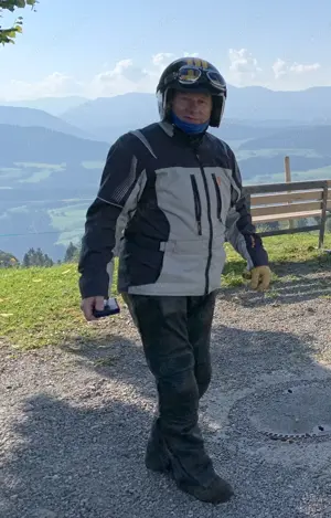 Motorradfahrerin gesucht