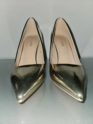 Nagelneu! Goldene High Heels Damen Größe 39 TOP! Klassiker! Neu! Bild 2