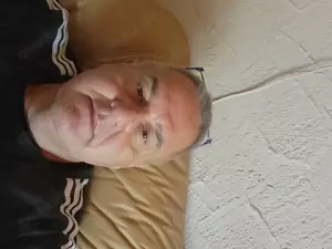 Junge aufgeschlossene Frau für gelegentliche Treffen 