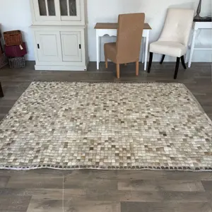 Mosaikteppich aus Kaninchenfell 200 x 200 cm an den Kanten verschmutzt - sonst in einwandfreiem Zust