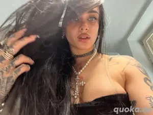 Verkaufe lBilder, Videos, Sexchat, Unterwäsche und meine Liebe :) Bild 3