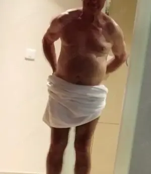 Rentner sucht für gelegentliche Treffen am Nachmittag eine besuchbare Dame.