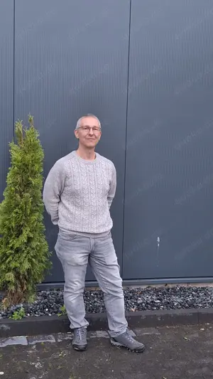 Ich suche nettes PAAR oder FRAU für Dauerfreundschaft 