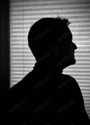 Verbotene Lust - reifer Gentleman sucht sündige Muse mit hängenden Argumenten