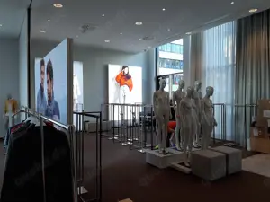 Messebauhelfer hilft in Düsseldorf Bild 3