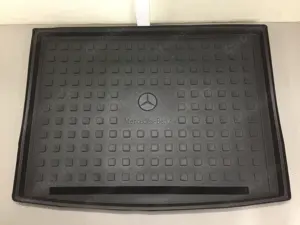 "Kofferraumwanne, flach, GLA   EQA", mit leicht erhöhtem Rand, Original Mercedes-Benz-Produkt.