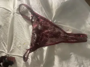 PAWG getragene Slips strings & Söckchen.  Bild 2