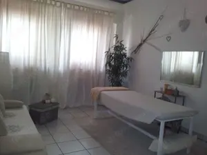 Die "Verwöhnmassage " sucht nette Kollegin !