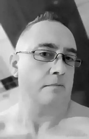 sie sucht ihn