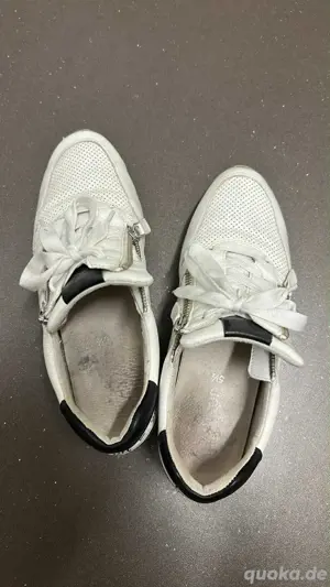 getragene Schuhe