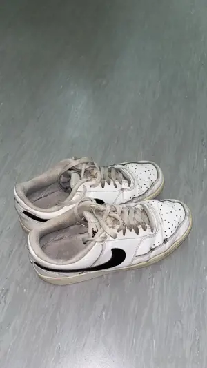 Getragene Schuhe zu verkaufen