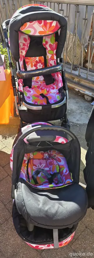 Schöner Kinderwagen 