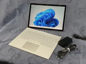 MS Surface Book 3 i7-1065G7-32Gb-512Gb 13,5" Dellen am Deckel Bild 2