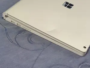 MS Surface Book 3 i7-1065G7-32Gb-512Gb 13,5" Dellen am Deckel Bild 7