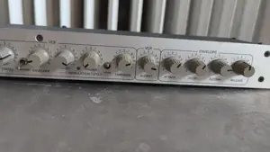 Doepfer MS - 404 Analog MIDI Synthesizer Rack Module weiß 1 HE Bild 3