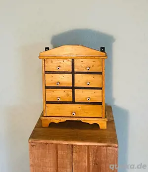 Gewürzregal, Hängeschrank, antik, 1910er, Weichholz, Landhaus , Porzellan Griffe, Augenweide