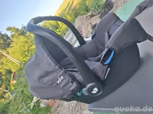 Joie Babyschale mit Isofixstation unfallfrei