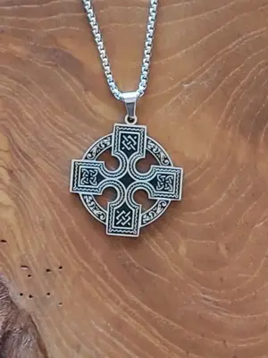 Mittelalter Halskette mit coolem Anhänger: Keltenkreuz