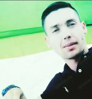 Ich bin ein hübscher Typ und suche eine P ar.