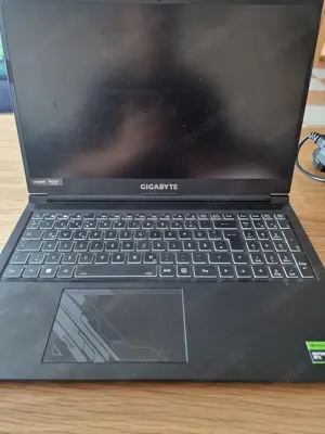 GIGABYTE G5 MF5-H2DE354KH 15" FHD 144Hz 16GB 1TB i7-13620H RTX 4050 W11 Bild 2