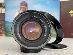 Nikon Nikkor 18 mm 18mm F4 1:4 Weitwinkel MF Fokus AI Ai Objektiv wide Lens