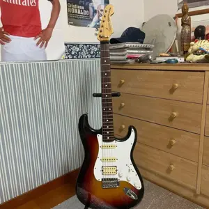 Fender Stratocaster Squier JV Serial Sunburst 1982-1984 Hergestellt von Fujigen