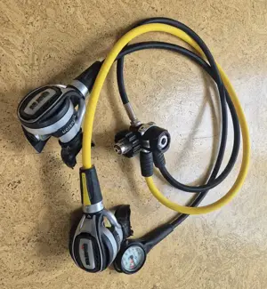 Mares Atemregler FUSION 52X Komplett Set mit Oktopus und Fini Bild 2