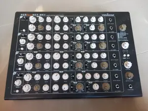 Vermona Perfourmer MK2 - Analog Synthesizer + originale Holzseitenteile