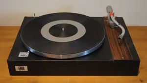 ERA MK4 Plattenspieler, J.C. Verdier , Ortofon AS 212 Tonarm, revidiert.