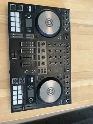 Native Instruments Traktor S4 MK 3