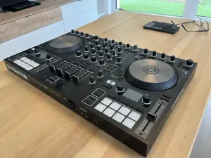 Native Instruments Traktor S4 MK 3 Bild 3