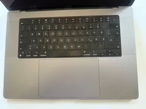 Apple MacBook Pro 16 Zoll (1TB SSD, M1 Pro, 16GB) Laptop - Space Grau - MK193D A Bild 4 Apple MacBook Pro 16 Zoll (1TB SSD, M1 Pro, 16GB) Laptop - Space Grau - MK193D A Bild 4