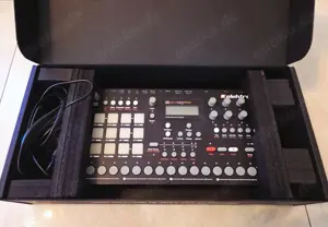 Elektron Analog Rytm MK1 Synthesizer Drum Computer Bild 2