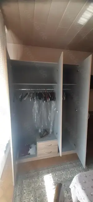 Moderner Schlafzimmerschrank Kleiderschrank B. ca 132cm, H. ca. 198 cm, T. ca. 58 cm Bild 2