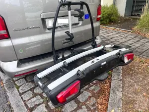 Anhängerkupplungsfahrradträger Thule VeloSpace XT für 2 E-Bikes zu verkaufen!