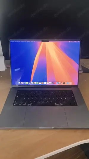 Fast-neu-Apple MacBook Pro 16 Zoll (512GB SSD, M1 Pro, 16GB) - Space Grau