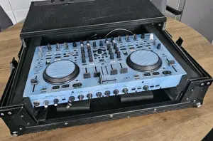 Denon DJ Mc6000mk2 4-Kanal Controller Mischpult inkl. 19 Zoll Workstation