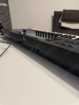 Native Instruments Kontrol S61 MK3 Premium Midi Controller Keyboard Bild 2