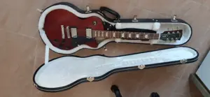 Gitarre, Verstärker und Mischpult