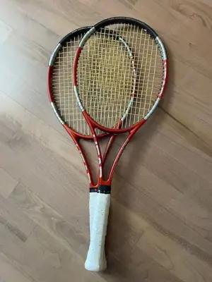 2 Tennisschläger zu verkaufen